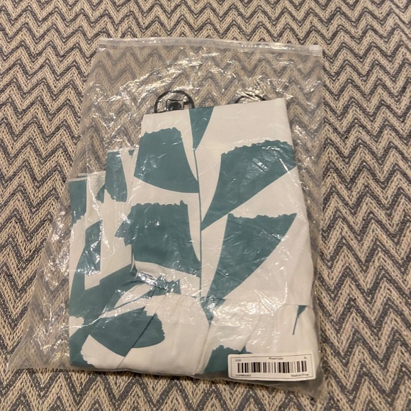 Leaf Print Ruffle Cap Sleeve Dress – White & Green – Size XL - Picture 6 of 9